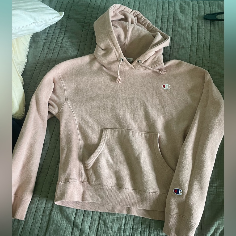 medium light pink champion sweatshirt /// size medium